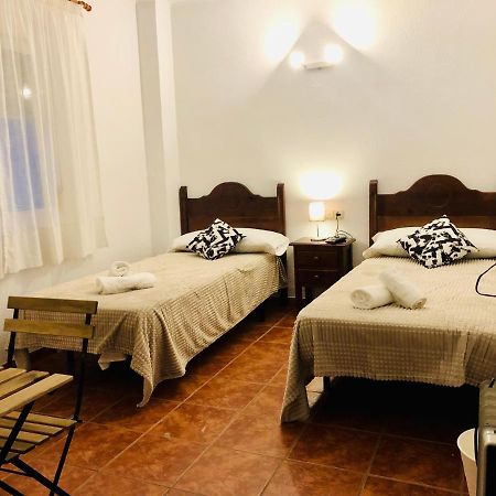 Low Cost Rooms Malaga River Exterior photo